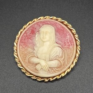VTG Mona Lisa Cameo Brooch Pink Resin Art Portrait Gold Tone Rope Frame 2"